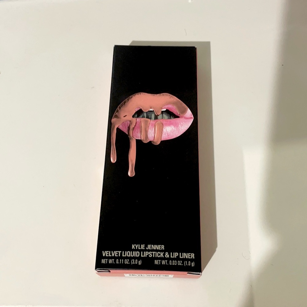 Kylie Cosmetics Lip Kit in Bare